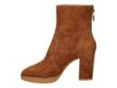 Lola Cruz boots with heel cognac