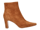 Lola Cruz boots with heel cognac